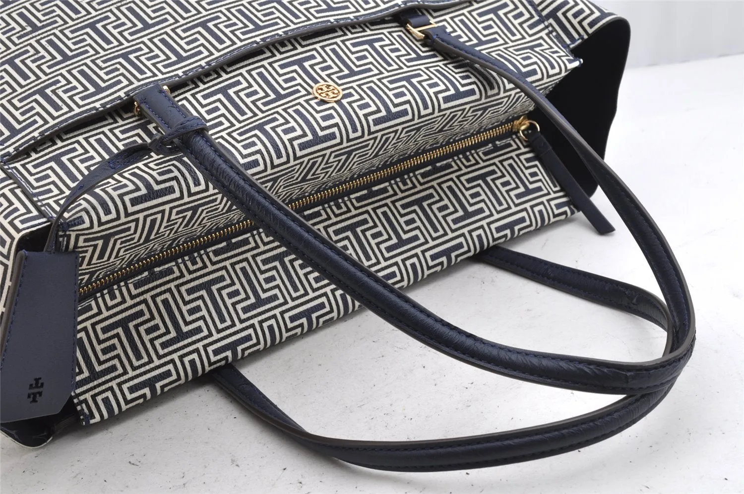 Authentic TORY BURCH Geo-T Pattern Shoulder Tote Bag PVC Leather Navy 0908K