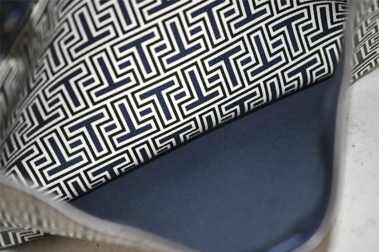 Authentic TORY BURCH Geo-T Pattern Shoulder Tote Bag PVC Leather Navy 0908K