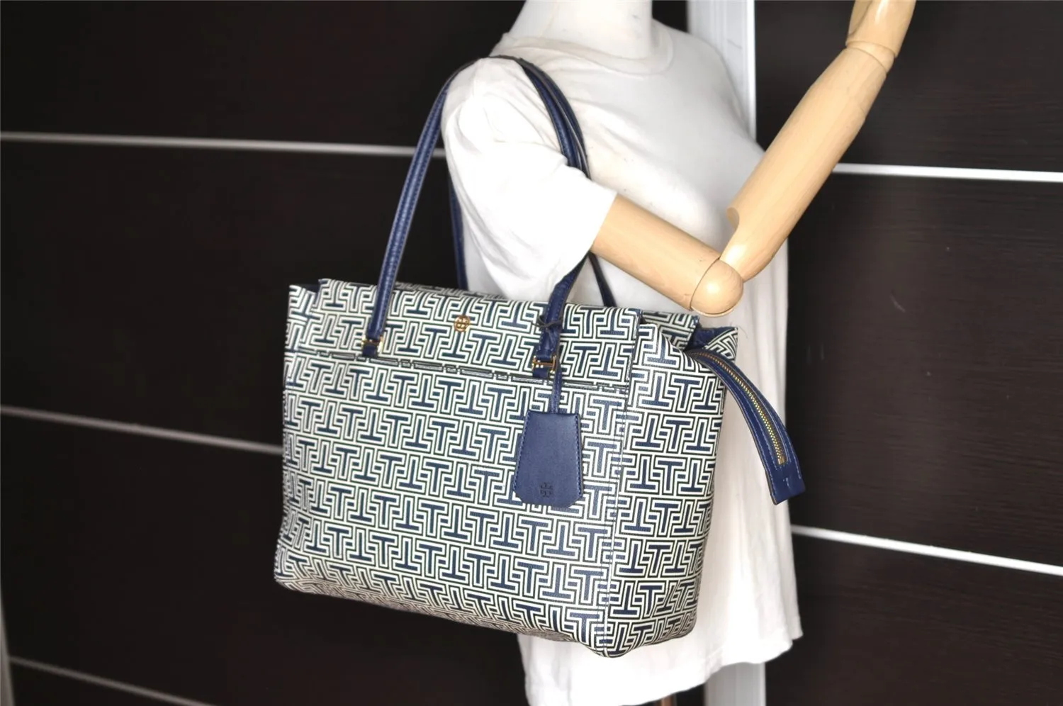 Authentic TORY BURCH Geo-T Pattern Shoulder Tote Bag PVC Leather Navy 0908K