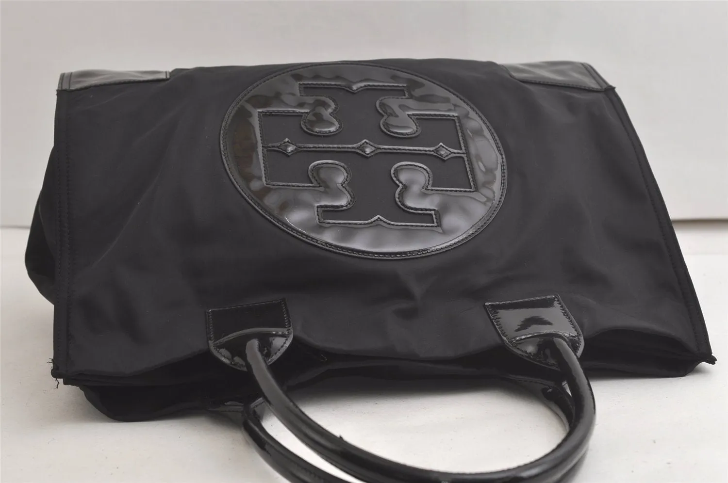Authentic TORY BURCH Vintage Ella Nylon Enamel Shoulder Tote Bag Black 5926K