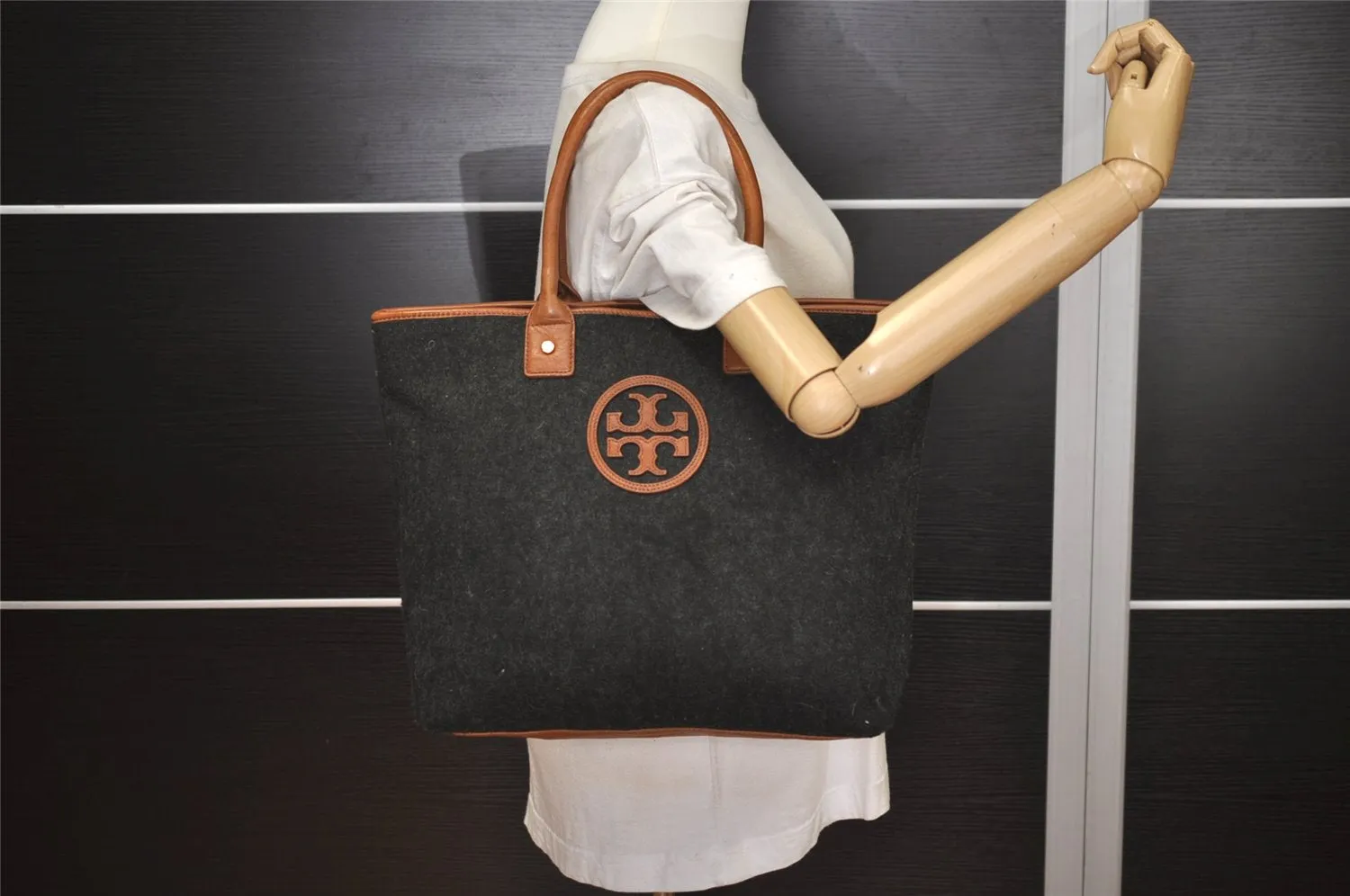 Authentic TORY BURCH Vintage Wool Leather Shoulder Tote Bag Gray 7617J