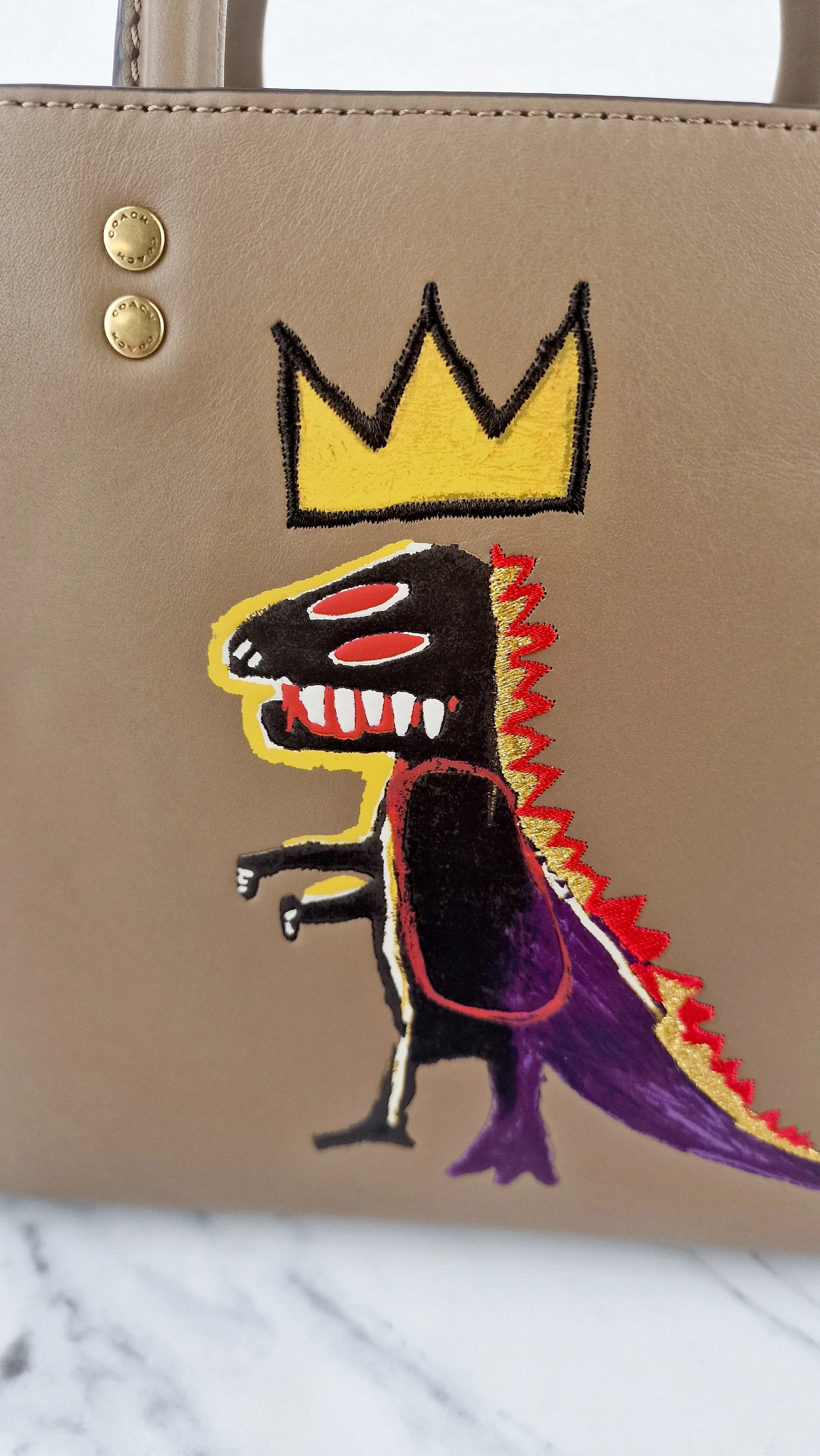 Coach x Jean-Michel Basquiat Rogue 25 Pez Dispenser Dinosaur Bag in Elm Leather & Suede - Handbag Crosbody Shoulder Bag in Taupe Beechwood Coach 6889