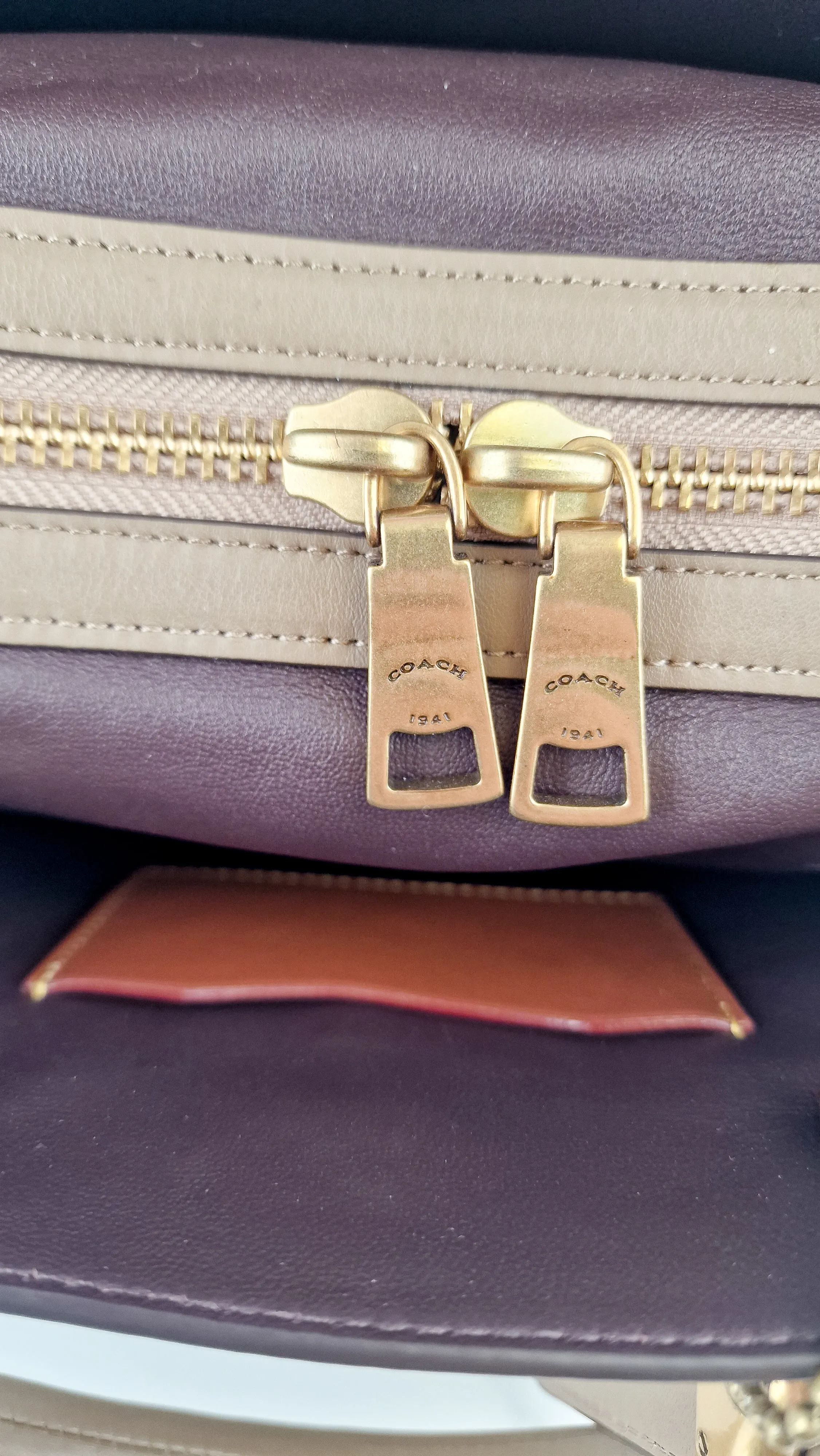 Coach x Jean-Michel Basquiat Rogue 25 Pez Dispenser Dinosaur Bag in Elm Leather & Suede - Handbag Crosbody Shoulder Bag in Taupe Beechwood Coach 6889