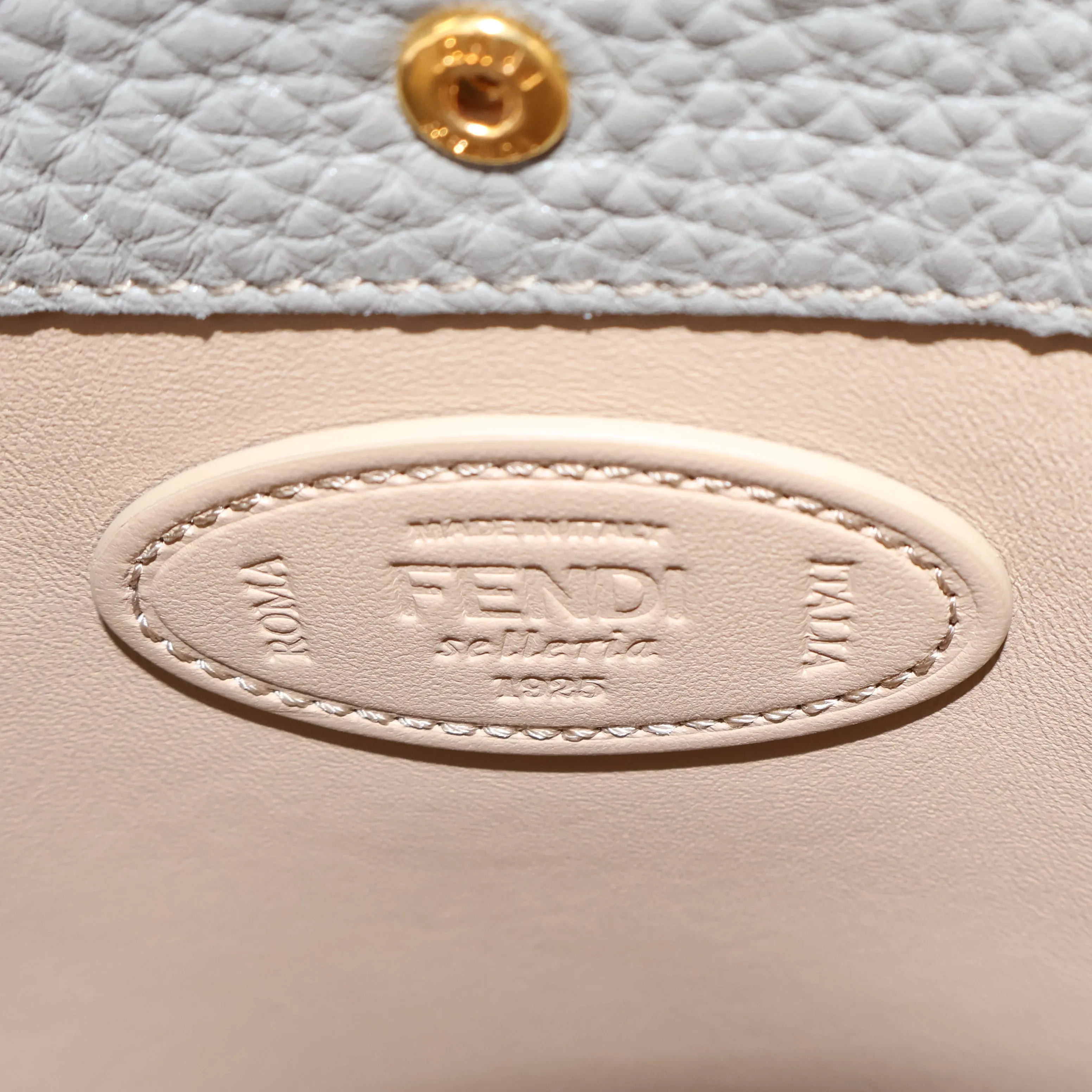 Fendi Peekaboo Medium X-Lite Taupe
