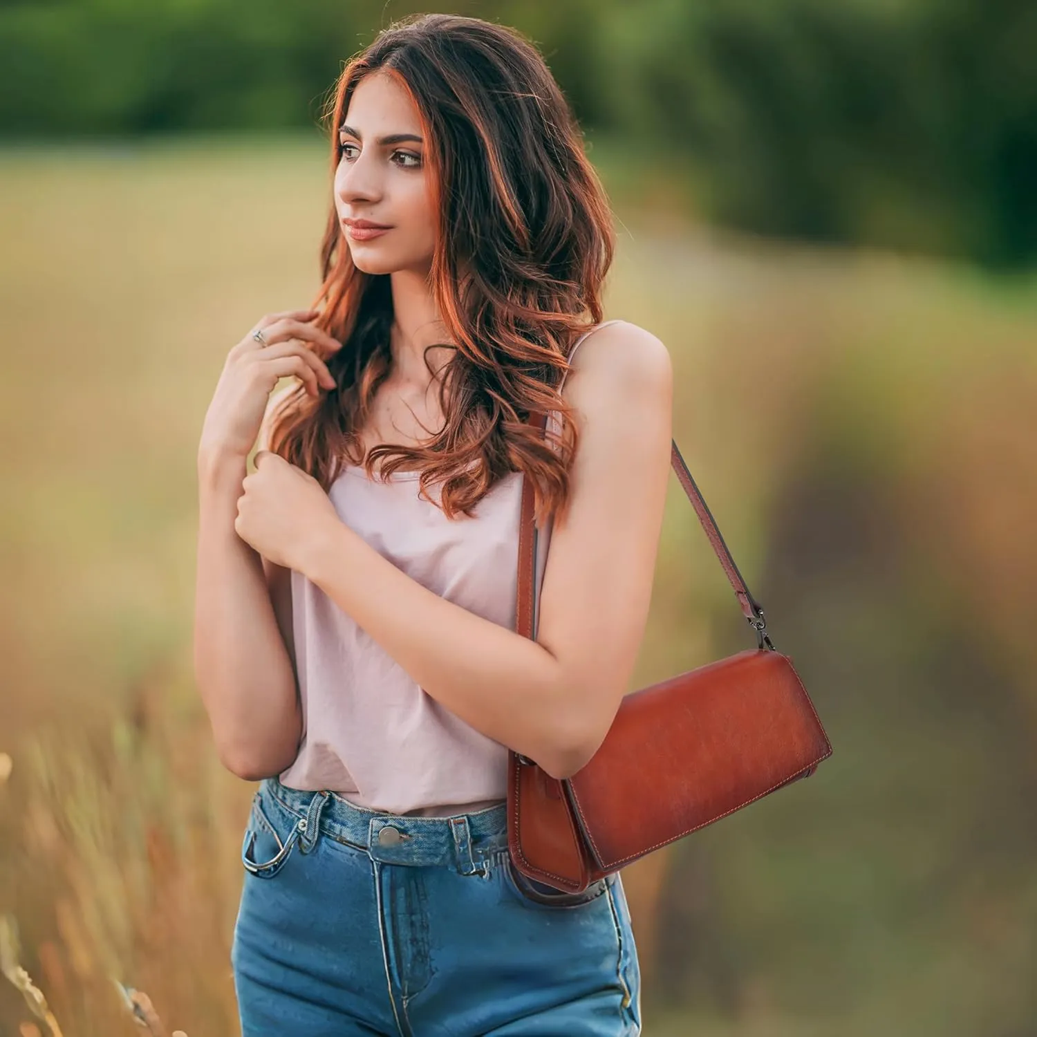 Iswee Leather Purses for Women Crossbody Bag Vintage Flap Saddle Purse Zipper Womens Shoulder Handbags with 3 Straps