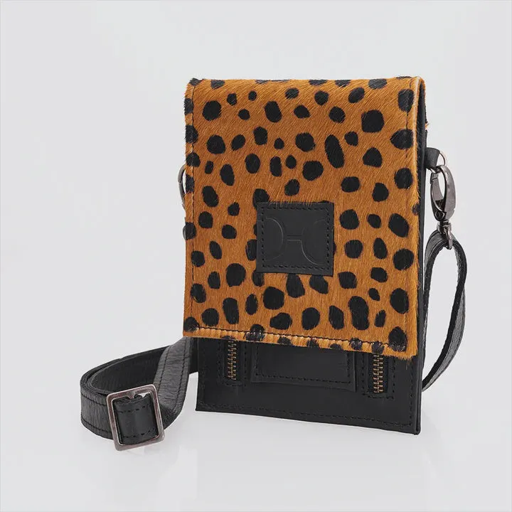 Urban Cellphone Sling Cheetah Beige